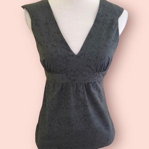 Sleeveless V-Neck Black Floral-Print Top